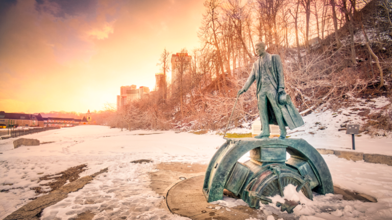 Photo of the Bronze statue of Nikola Tesla taken in wintertime at Niagara Falls