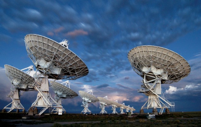 Very Large Array radio telescope dishes under New Mexico sky