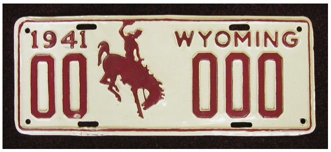 1941 Wyoming license plate showing red bucking horse and rider logo